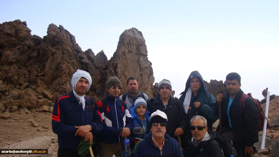 صعود تیم کوهنوردی 19 نفره  دانشگاه فرهنگیان استان آذربایجان شرقی به قله 4811 متری سبلان 2