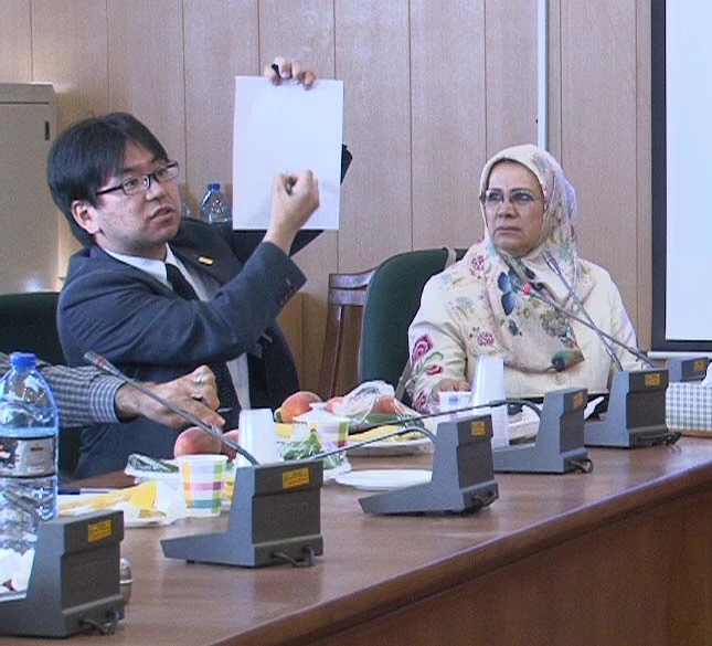 در دانشگاه فرهنگیان استان آذربایجان شرقی پردیس فاطمه الزهرا(س)برگزارشد:

کارگاه آموزشی درس پژوهی با حضور استاد ساکاموتو از گروه پژوهشی ناگویا ژاپن
 7