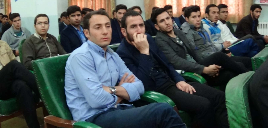 نشست صمیمانه ورودی های 92 با مسولان محترم هسته مرکزی گزینش