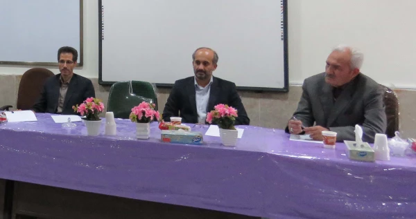 جلسه مشترک دپارتمان علوم انسانی پردیس علامه امینی (ره) با گروه درسی ادبیات اداره کل
وانجمن علمی ادبی استان