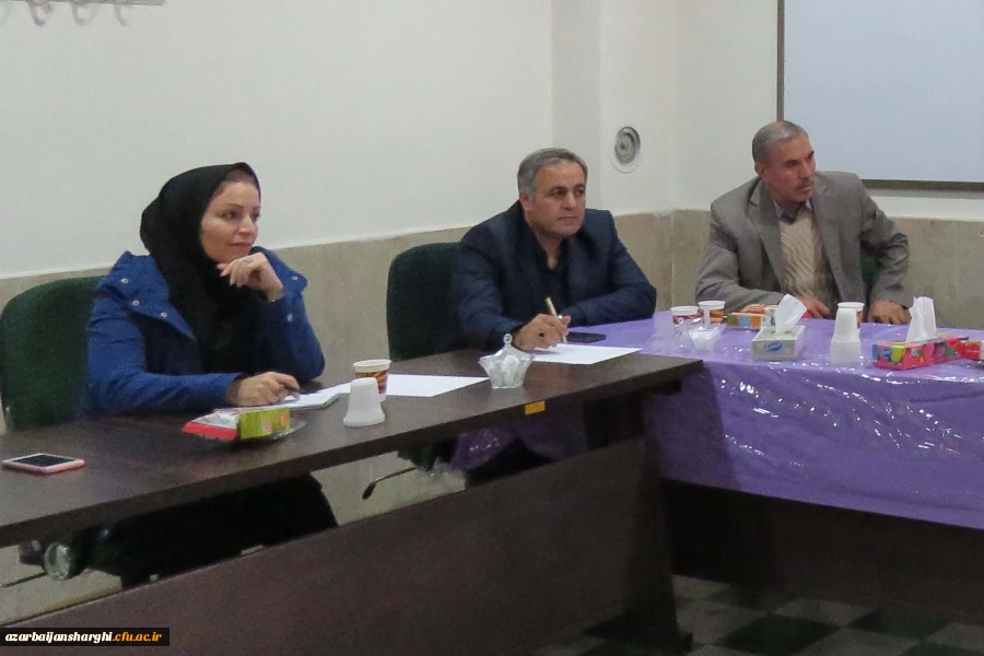 جلسه مشترک دپارتمان علوم انسانی پردیس علامه امینی (ره) با گروه درسی ادبیات اداره کل
وانجمن علمی ادبی استان