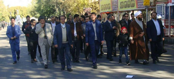 حضور در راهپیمایی یوم الله سیزده آبان