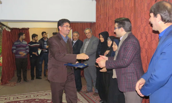 برگزاری مراسم بزرگداشت هفته پژوهش و تجلیل ازپژوهشگران برتر