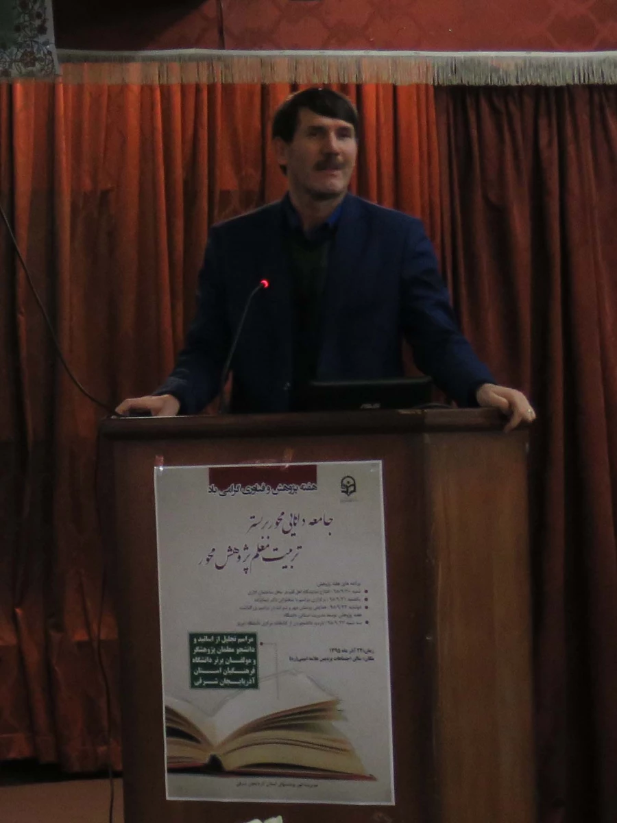 کارگاه آموزشی روش های آموزش تفکر خلاق در دانش آموزان