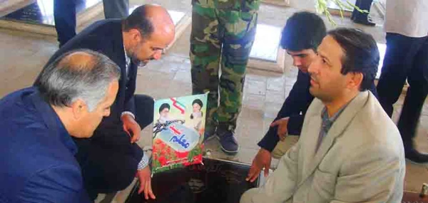 مراسم زیارت و عطرافشانی مزار شهدای معلم