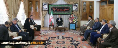 دکتر خدابخش استاندار و رئیس هیئت امنا دانشگاه فرهنگیان آذربایجانشرقی عنوان کرد:

پیگیری نحوه پذیرش معلمان از طریق دانشگاه فرهنگیان