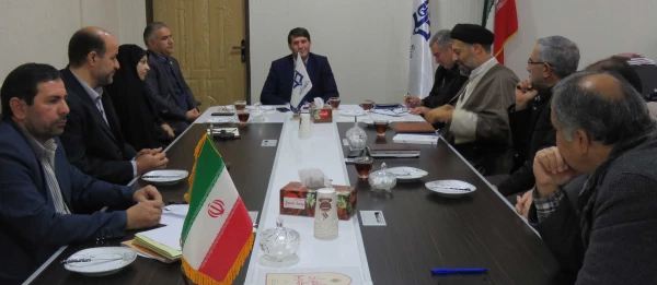 تجلیل از رئیس و دبیر ستاد اقامه نماز دانشگاه فرهنگیان آذربایجان شرقی