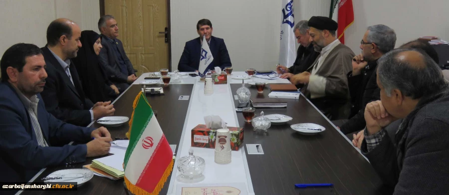 تجلیل از رئیس و دبیر ستاد اقامه نماز دانشگاه فرهنگیان آذربایجان شرقی