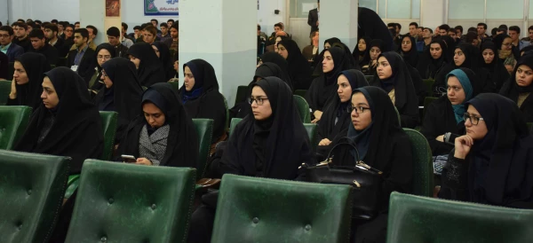 نشست تبیین جایگاه معلم در توسعه متوازن