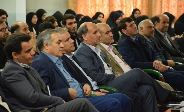 نشست تبیین جایگاه معلم در توسعه متوازن