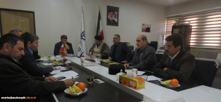 اولین جلسه شورای هم اندیشی اساتید و نخبگان دانشگاه فرهنگیان آذربایجان شرقی در سال 97