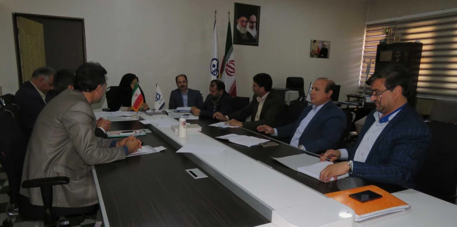 جلسه ای با حضور کارشناس مسئولان استان