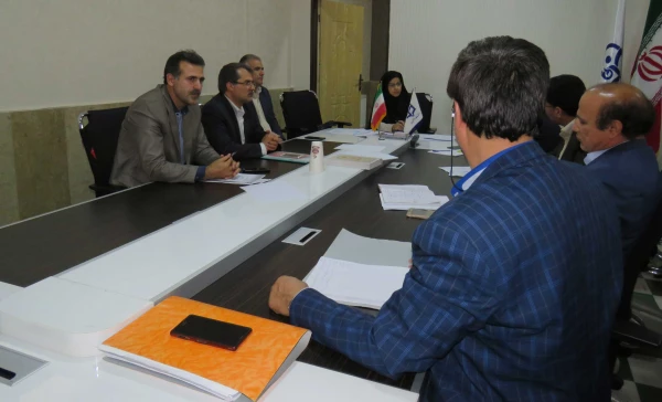 جلسه ای با حضور کارشناس مسئولان استان