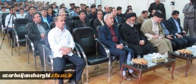دکتر خدیوی در ویژه برنامه گرامی داشت هفته دفاع مقدس و آغاز سال تحصیلی تصریح کرد :

 بدون فرمانده فکری خوب اتفاقی در کلاس درس نمی افتد