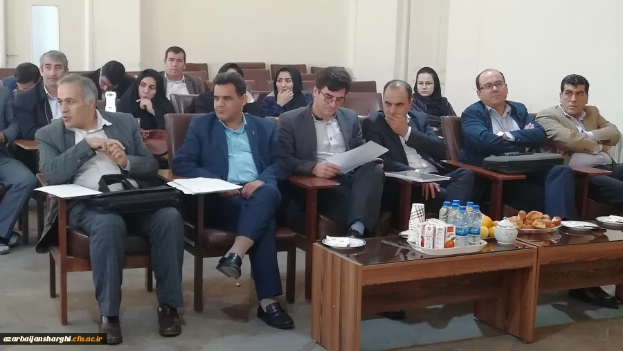 اولین جلسه دفاع از پایان نامه کارشناسی ارشد آموزش زبان فارسی