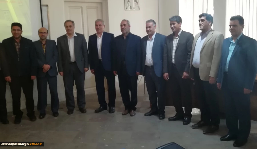 اولین جلسه دفاع از پایان نامه کارشناسی ارشد آموزش زبان فارسی