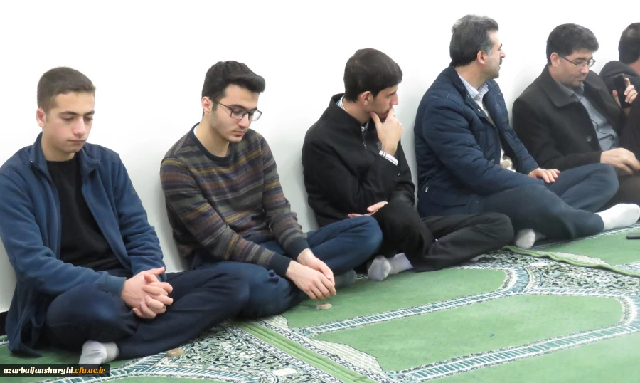 حضور در اجتماع عظیم مردمی و برگزاری نشست های علمی - سیاسی