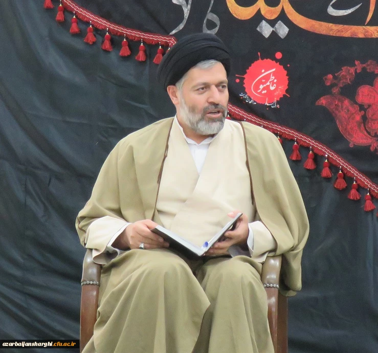 حضور در اجتماع عظیم مردمی و برگزاری نشست های علمی - سیاسی