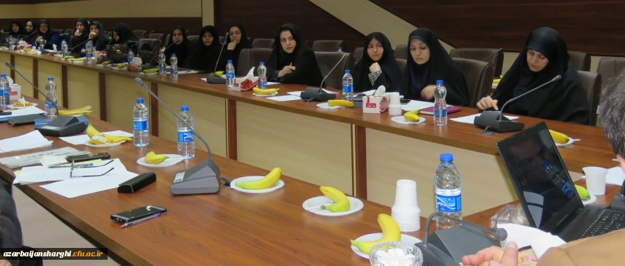 نشست تخصصی با مدیران مدارس مجری کاروزی استان آذربایجان شرقی