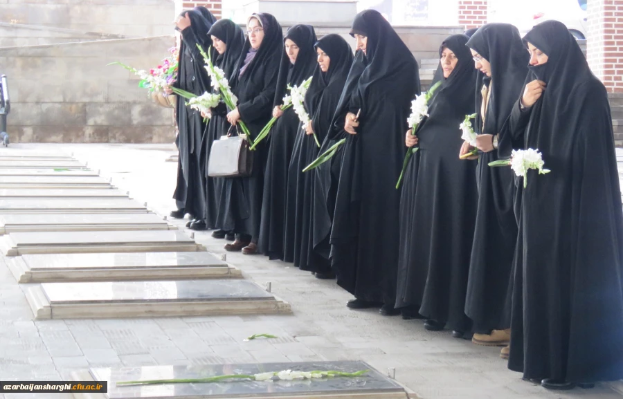 حضور در گلزار شهدا و تجدید پیمان با آرمان های بلند انقلاب اسلامی