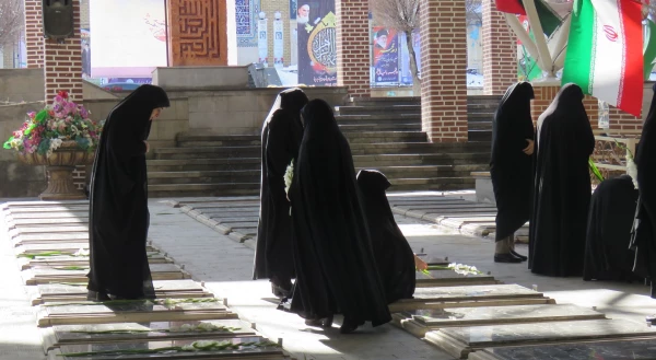 حضور در گلزار شهدا و تجدید پیمان با آرمان های بلند انقلاب اسلامی