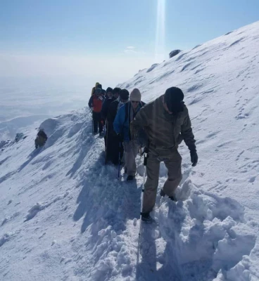 یکصدمین صعود تیم کوهنوردی دانشگاه فرهنگیان آذربایجان شرقی