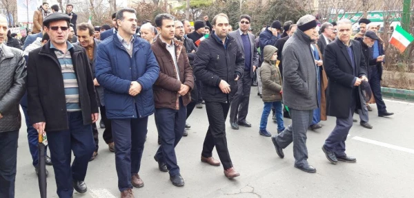 حضور مدیریت،اساتید،کارکنان و دانشجو معلمان در راهپیمایی یوم الله 22 بهمن