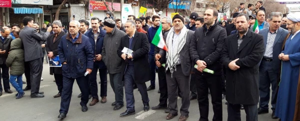 حضور مدیریت،اساتید،کارکنان و دانشجو معلمان در راهپیمایی یوم الله 22 بهمن