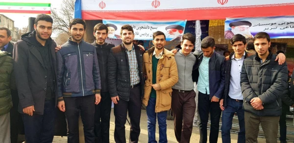 حضور مدیریت،اساتید،کارکنان و دانشجو معلمان در راهپیمایی یوم الله 22 بهمن