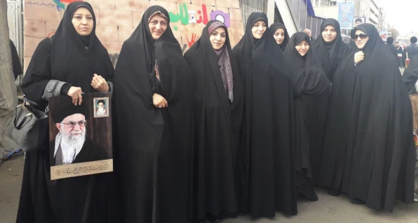 حضور مدیریت،اساتید،کارکنان و دانشجو معلمان در راهپیمایی یوم الله 22 بهمن