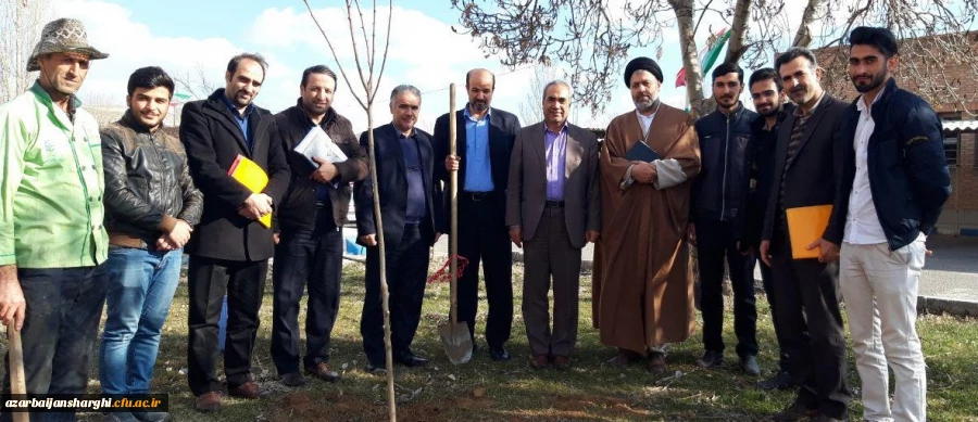 گرامی داشت روز درختکاری