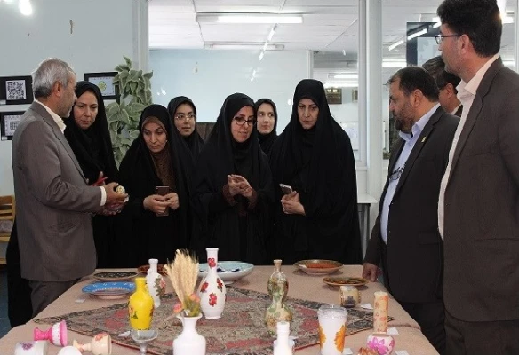 افتتاح دو نمایشگاه از فعالیت ها و دست ساخته های دانشجومعلمان در دو پردیس