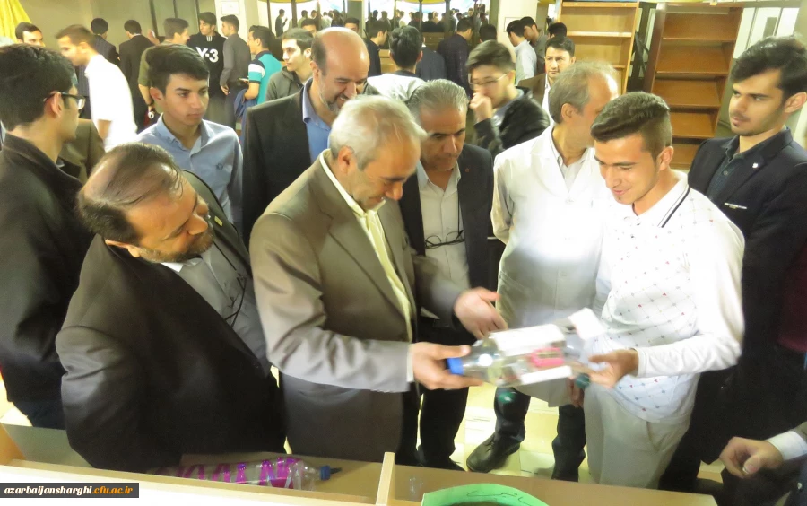 افتتاح دو نمایشگاه از فعالیت ها و دست ساخته های دانشجومعلمان در دو پردیس