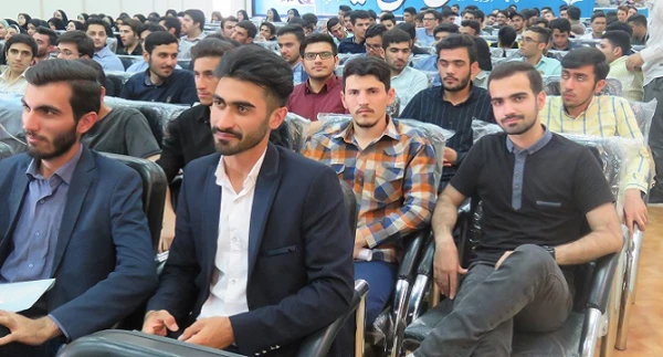 آیین تجلیل از فعالان فرهنگی و اجتماعی دانشگاه فرهنگیان آذربایجان شرقی