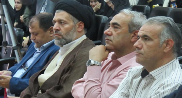 آیین تجلیل از فعالان فرهنگی و اجتماعی دانشگاه فرهنگیان آذربایجان شرقی