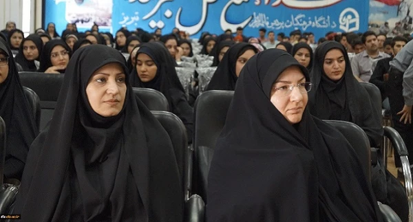 آیین تجلیل از فعالان فرهنگی و اجتماعی دانشگاه فرهنگیان آذربایجان شرقی