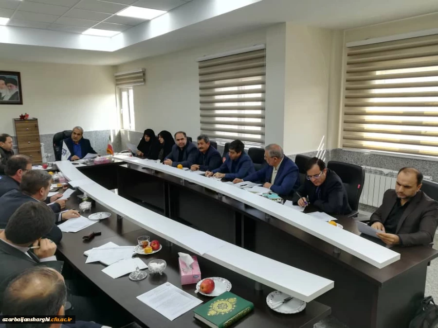 جلسه مدیران گروه و معاونین آموزشی و روئسای پردیس ها با مدیریت استانی... 4