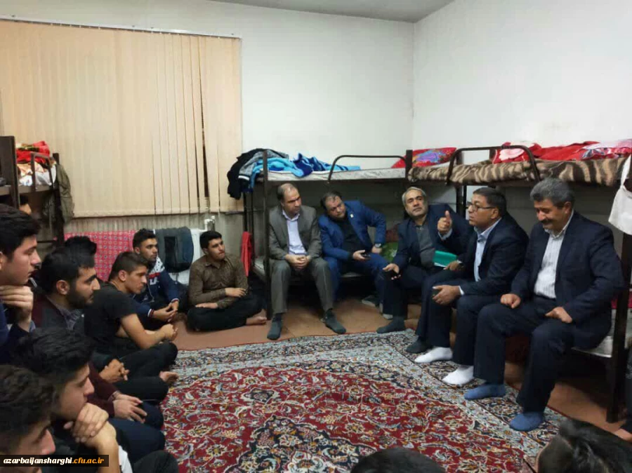 بازدید معاونت دانشجویی دانشگاه فرهنگیان به نمایندگی از دکتر خنیفر برای بررسی ابعاد زلزله آذربایجان شرقی از دانشگاه فرهنگیان این استان  8