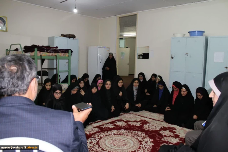 دانشجو معلمان فرزندان دانشگاه فرهنگیان هستند. 7