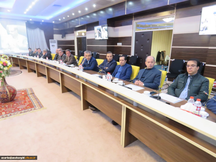 : شاه بیت شاهنامه تربیت معلم کارورزی است.  7