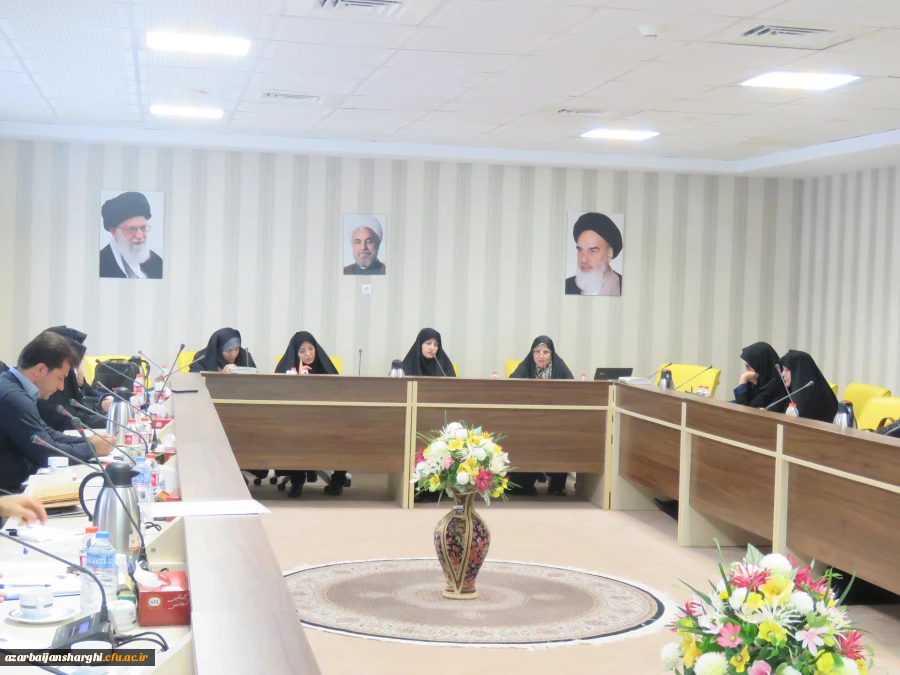 : شاه بیت شاهنامه تربیت معلم کارورزی است.  12