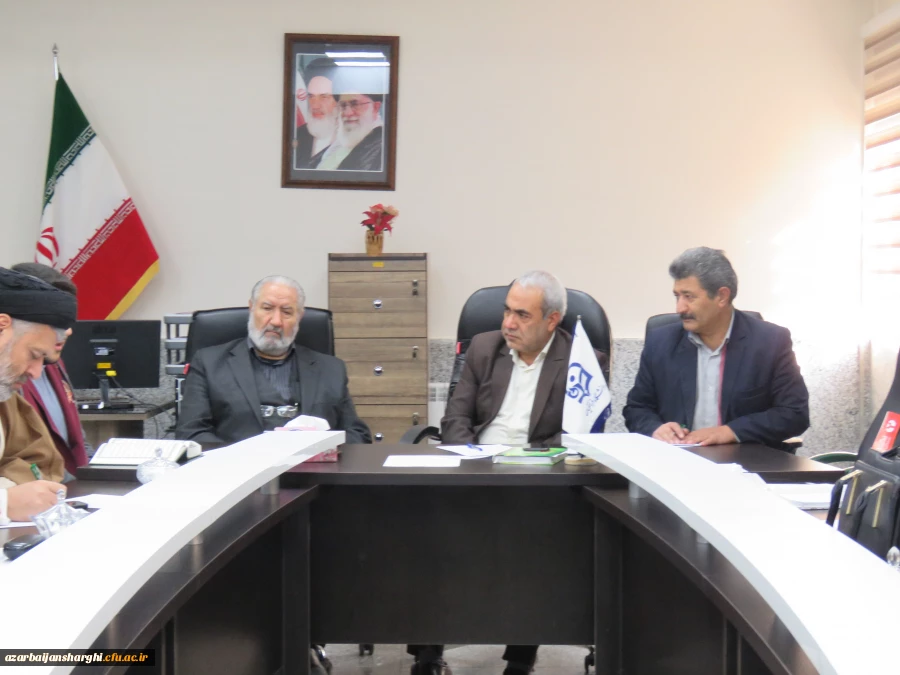 جلسه ستاد اقامه نماز دانشگاه فرهنگیان در محل مدیریت امور پردیس های استان با حضور ضیائی مدیر ستاد اقامه نماز استان آذربایجان شرقی واعضای ستاد برگزار شد.  2