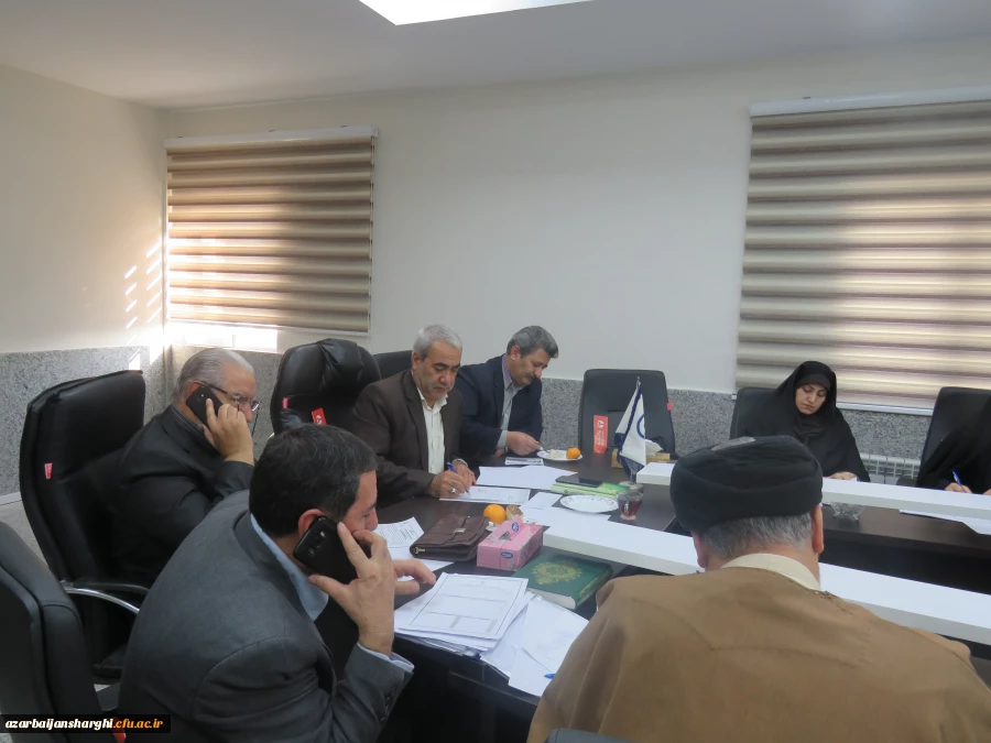 جلسه ستاد اقامه نماز دانشگاه فرهنگیان در محل مدیریت امور پردیس های استان با حضور ضیائی مدیر ستاد اقامه نماز استان آذربایجان شرقی واعضای ستاد برگزار شد.  8