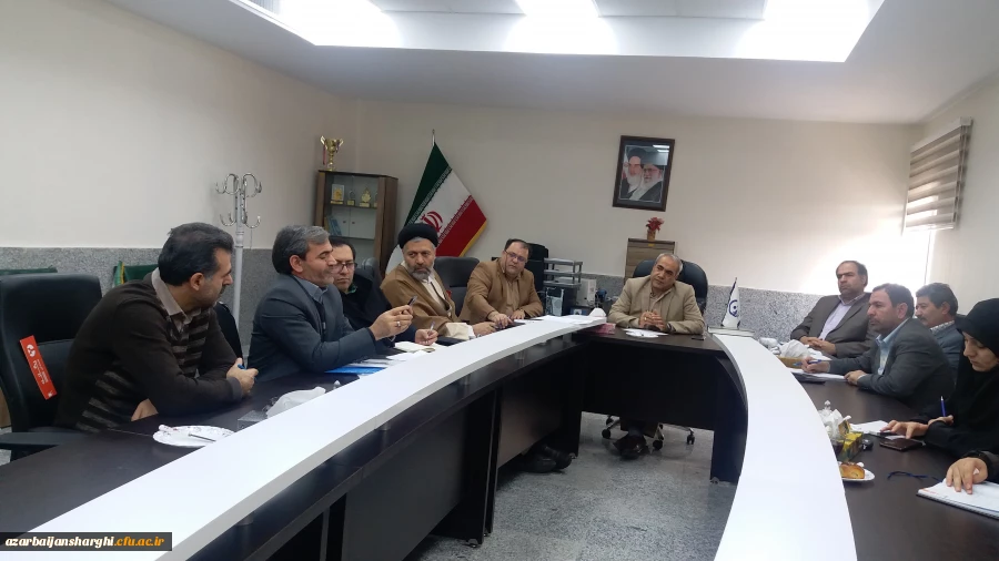 شورای هم اندیشی اساتید و نخبگان دانشگاه فرهنگیان استان در محل مدیریت امور پردیس های استان برگزار شد. 4