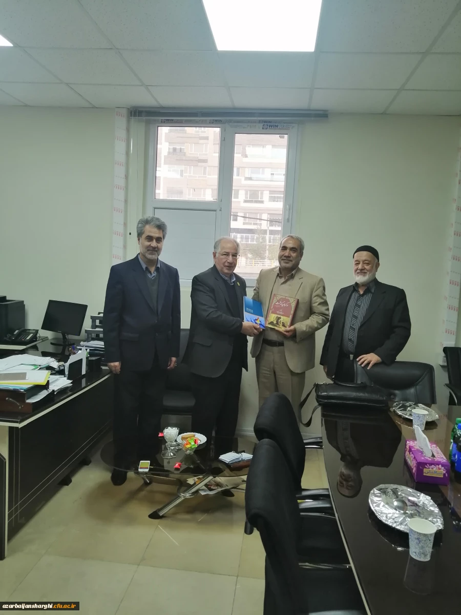 دیدار  مدیر امور پردیس های دانشگاه فرهنگیان استان آذربایجان شرقی با رئیس هیات مدیره بنیاد خیرین حامی دانشگاه فرهنگیان و رئیس کارخانه کارتن سازی میهن و مدیرعامل بنیاد خیرین حامی دانشگاه فرهنگیان 2