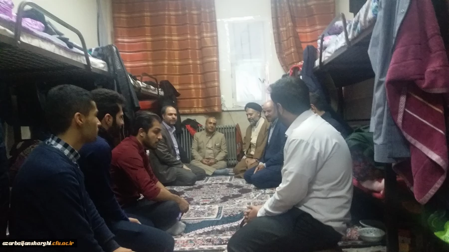 دیدار صمیمی دکتر اسداله خدیوی مدیر امور پردیس های استان با دانشجویان خوابگاهی پردیس علامه امینی تبریز 3