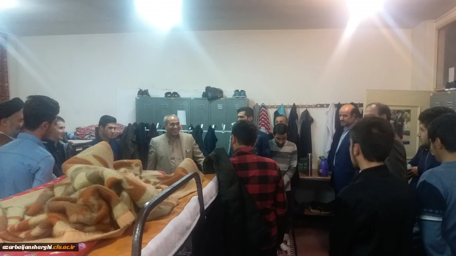 دیدار صمیمی دکتر اسداله خدیوی مدیر امور پردیس های استان با دانشجویان خوابگاهی پردیس علامه امینی تبریز 9
