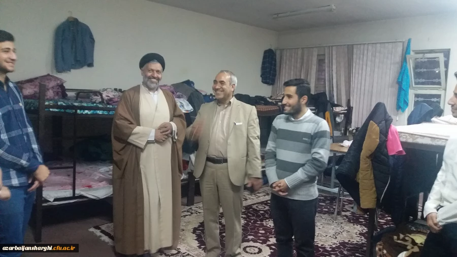 دیدار صمیمی دکتر اسداله خدیوی مدیر امور پردیس های استان با دانشجویان خوابگاهی پردیس علامه امینی تبریز 11