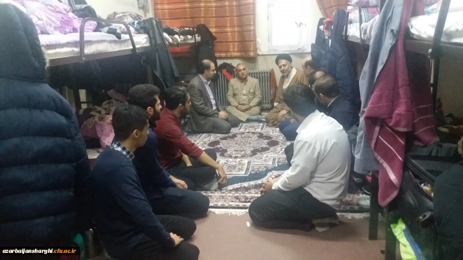 دیدار صمیمی دکتر اسداله خدیوی مدیر امور پردیس های استان با دانشجویان خوابگاهی پردیس علامه امینی 4