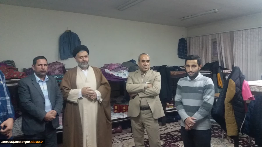 دیدار صمیمی دکتر اسداله خدیوی مدیر امور پردیس های استان با دانشجویان خوابگاهی پردیس علامه امینی 9